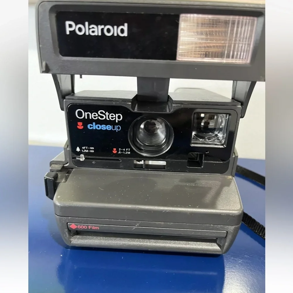 Polaroid One Step Close Up Instant Camera Flash Vintage 80s 90s Black Strap